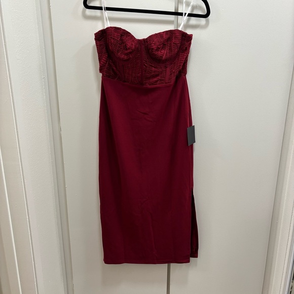 Lulus NWT Medium Passionate Aura Wine Red Textured Strapless Bustier Midi Dress - Picture 2 of 6